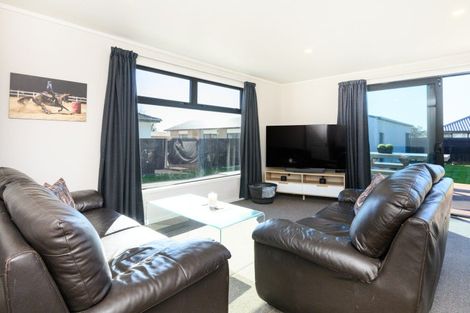 Photo of property in 7 Colonial Place, Kelvin Grove, Palmerston North, 4414