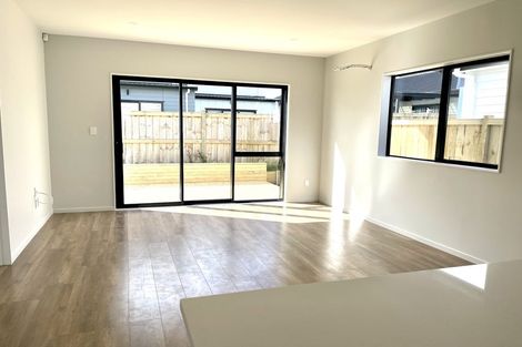 Photo of property in 27 Huringa Road, Karaka, 2113