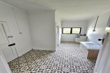 Photo of property in 40 Record Street, Fitzroy, New Plymouth, 4312