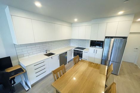Photo of property in 25 Potter Avenue, Northcote, Auckland, 0627