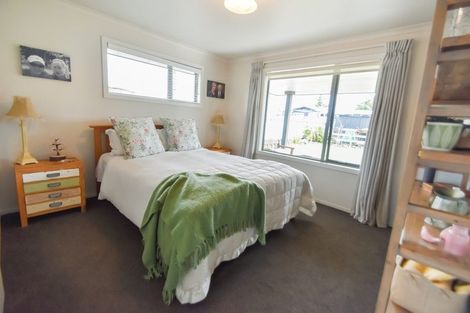 Photo of property in 19 Simons Street, Twizel, 7901