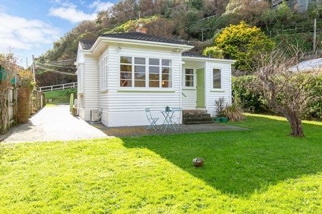 Photo of property in 16 Athens Street, Miramar, Wellington, 6022