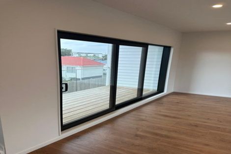 Photo of property in 723a Massey Road, Mangere, Auckland, 2022