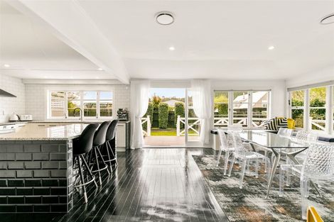 Photo of property in 2 Alice Street, Riverhead, 0820