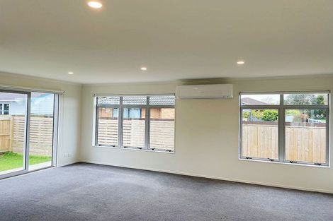 Photo of property in 5c Barberry Lane, Te Atatu Peninsula, 0610