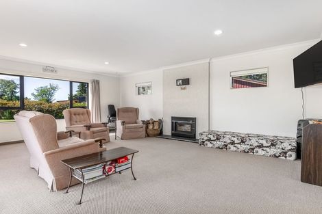 Photo of property in 38 Pohutukawa Drive, Levin, 5571