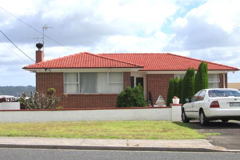 Photo of property in 1/50 Sunset Road, Unsworth Heights, Auckland, 0632