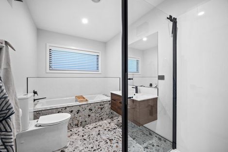 Photo of property in 2a Roland Road, Greenhithe, Auckland, 0632