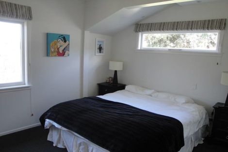 Photo of property in 25 Rua Street, Lyall Bay, Wellington, 6022