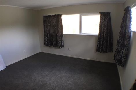 Photo of property in 213b Golf Road, Titirangi, Auckland, 0604