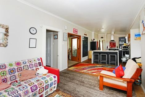 Photo of property in 34 Domett Street, Opunake, 4616