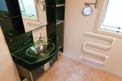 Photo of property in 19 Pohutukawa Avenue, Red Beach, 0932