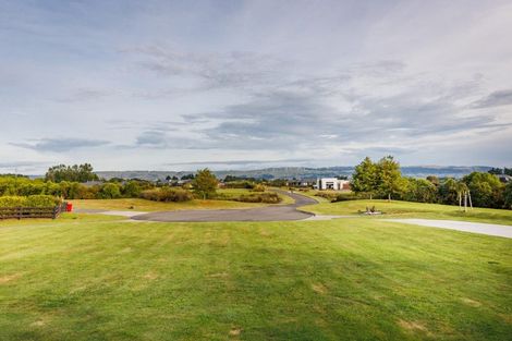 Photo of property in 21 Loveston Lane, Kelvin Grove, Palmerston North, 4470