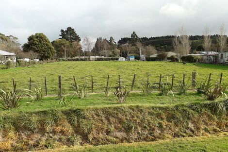 Photo of property in 32 Alfredton Road, Eketahuna, 4900