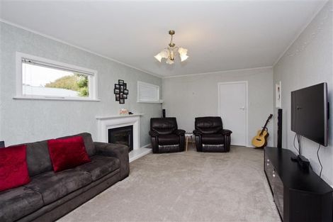 Photo of property in 10 Gardiner Grove, Wainuiomata, Lower Hutt, 5014