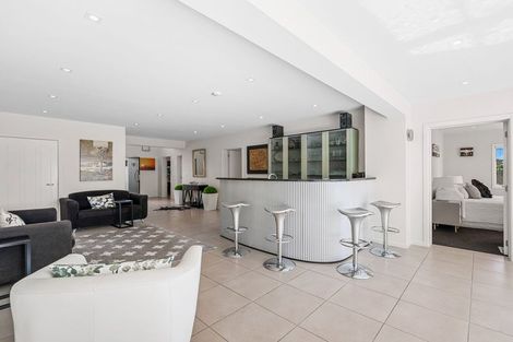 Photo of property in 8 Kawai Rise, Te Atatu Peninsula, Auckland, 0610