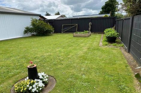 Photo of property in 16 Kamahi Avenue, Hawera, 4610