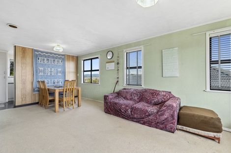 Photo of property in 24 School Road, Te Atatu South, Auckland, 0610
