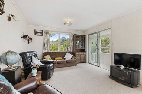 Photo of property in 11 Albatross Road, Red Beach, 0932