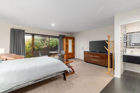 Photo of property in 2 Cannon Hill Crescent, Mount Pleasant, Christchurch, 8081