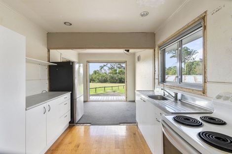Photo of property in 103a Roberts Road, Te Atatu South, Auckland, 0610
