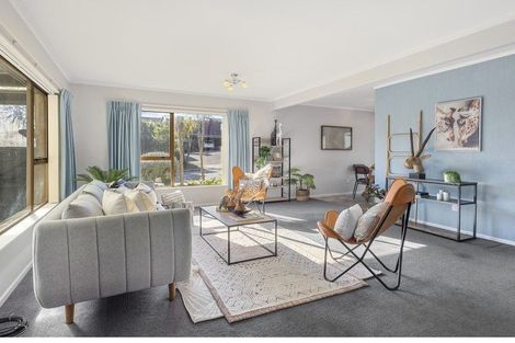 Photo of property in 85 Churton Drive, Churton Park, Wellington, 6037