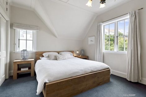 Photo of property in 35 Upper Watt Street, Wadestown, Wellington, 6012