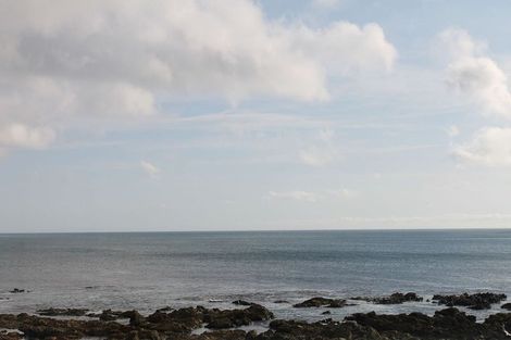 Photo of property in 442 The Esplanade, Island Bay, Wellington, 6023