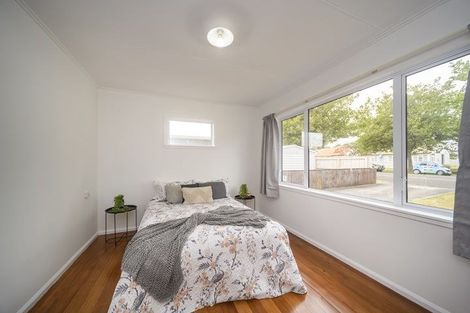 Photo of property in 649 Featherston Street, Roslyn, Palmerston North, 4414
