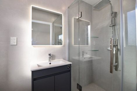 Photo of property in 3b Wilbur Place, Pakuranga Heights, Auckland, 2010