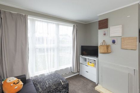 Photo of property in 11 Cambridge Terrace, Kaiti, Gisborne, 4010