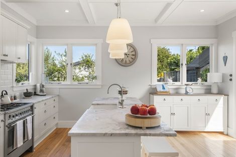 Photo of property in 41 Lake Road, Devonport, Auckland, 0624