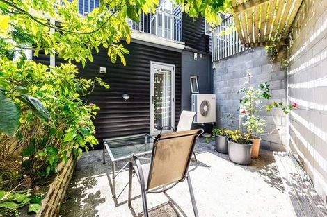 Photo of property in 17u2 Blackbridge Road, Wadestown, Wellington, 6012