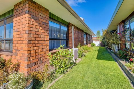Photo of property in 2/14 Avondale Road, Taradale, Napier, 4112