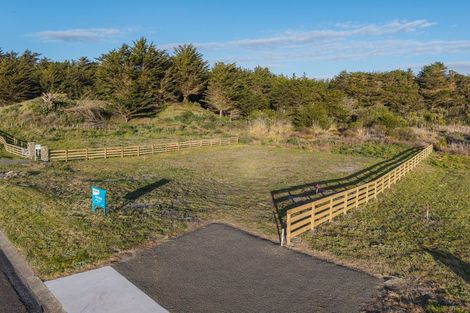 Photo of property in 184 Park Avenue, Waitarere Beach, Levin, 5510