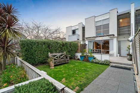 Photo of property in 16 Willow Camp Road, Takanini, 2112