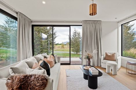 Photo of property in 13 Soudley Court, Jacks Point, Queenstown, 9371