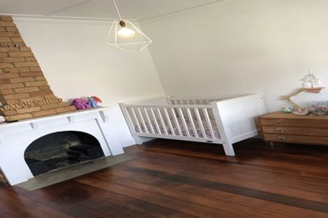 Photo of property in 28 Nikau Street, New Lynn, Auckland, 0600