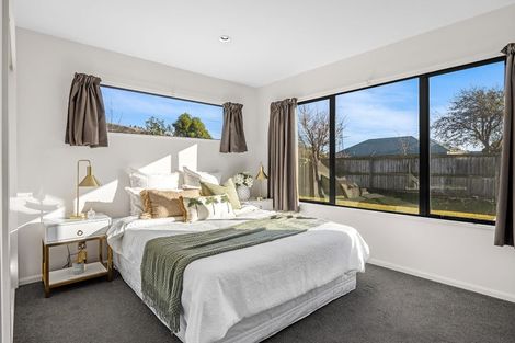Photo of property in 2 Wendy Place, Heathcote Valley, Christchurch, 8022