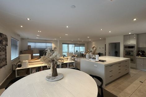 Photo of property in 12a Glenmore Street, Thorndon, Wellington, 6011