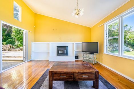 Photo of property in 16 Shalimar Crescent, Khandallah, Wellington, 6035