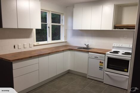 Photo of property in 1/62 Simla Crescent, Khandallah, Wellington, 6035