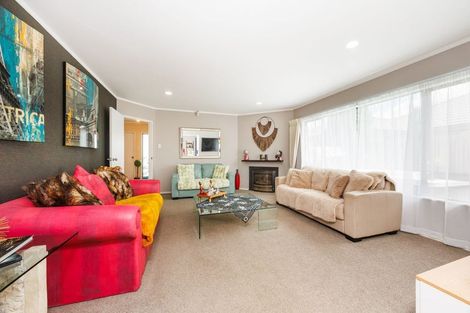 Photo of property in 21 Aspen Way, Kelvin Grove, Palmerston North, 4414
