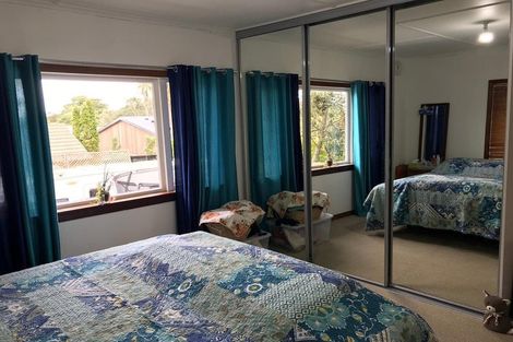 Photo of property in 1/8 Golf Road, New Lynn, Auckland, 0600