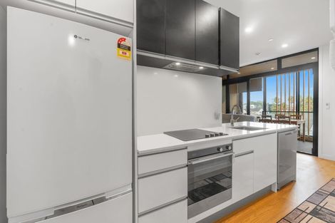 Photo of property in Frank Sargeson Apts, 202/74 Anzac Street, Takapuna, Auckland, 0622
