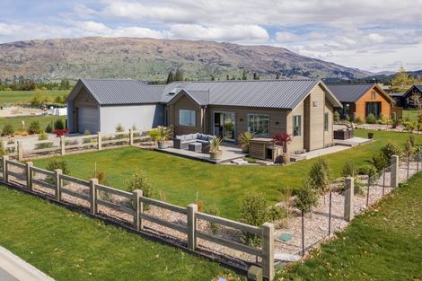 Photo of property in 4 Mcdonald Street, Wanaka, 9305