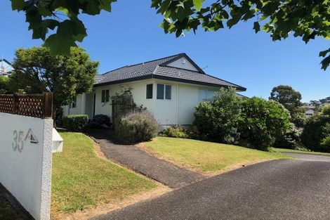 Photo of property in 35 Rifleman Rise, Unsworth Heights, Auckland, 0632