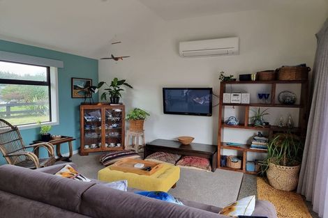 Photo of property in 23 Paetawa Road, Peka Peka, Waikanae, 5391