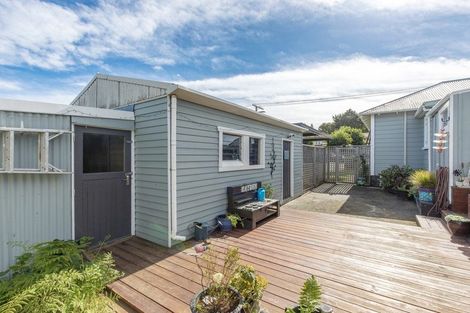 Photo of property in 13 Waverley Street, Waipawa, 4210