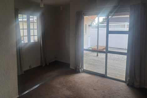 Photo of property in 5 Denver Avenue, Sunnyvale, Auckland, 0612